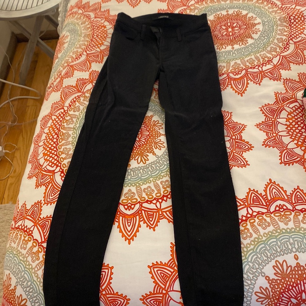 Barely worn Black J brand skinny jeans!!